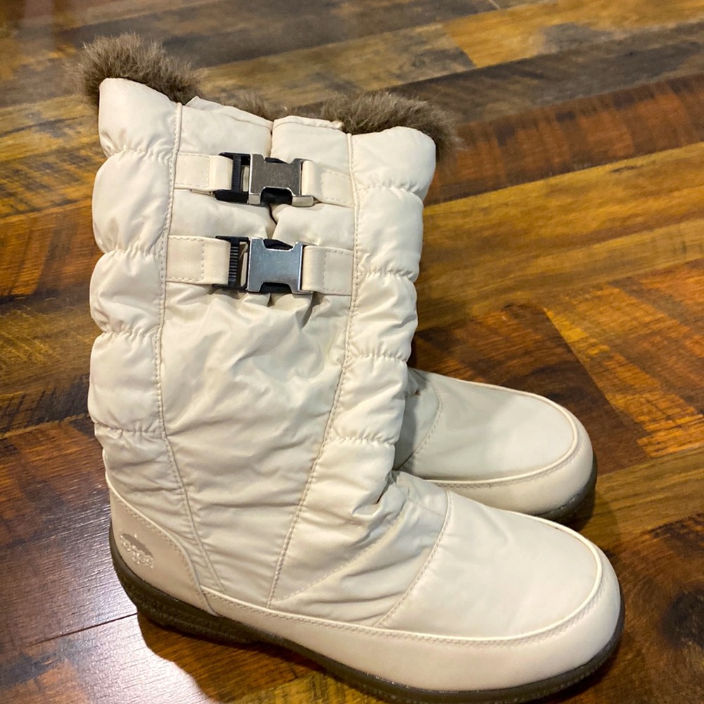 NWOT Totes all weather boots size 7